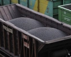 Укрзализныця держит мариупольских металлургов на голодном пайке